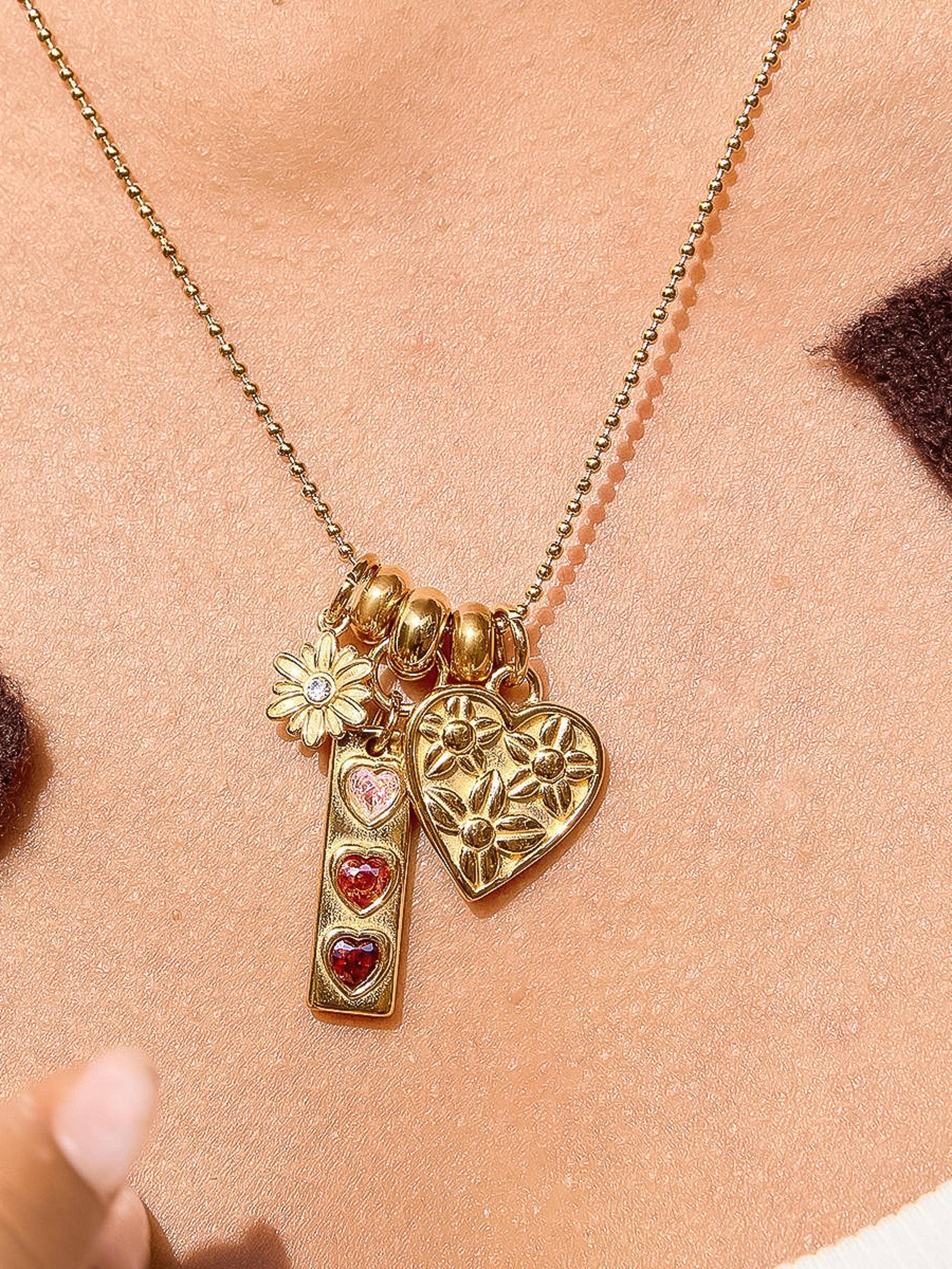 Evarose 18K Gold Non-Tarnish Floral Heart Charm Necklace