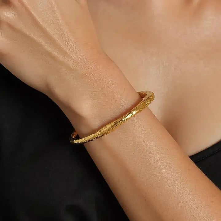 Luv 18K Gold Filled Bangle